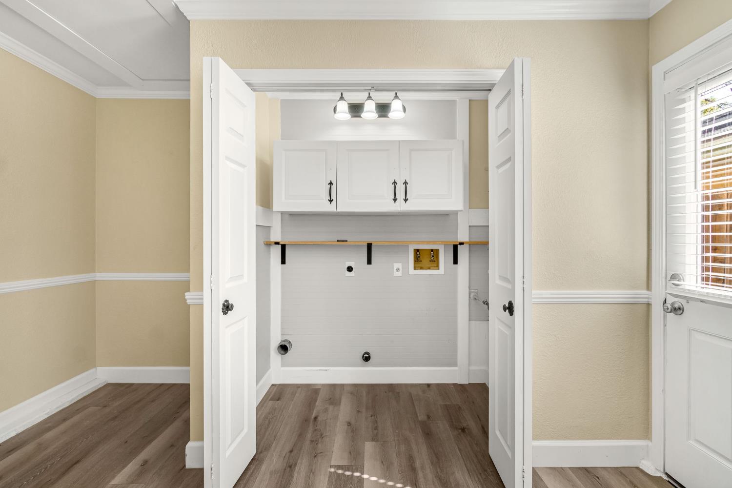 754 E Robin Ln, Fresno, CA 93730