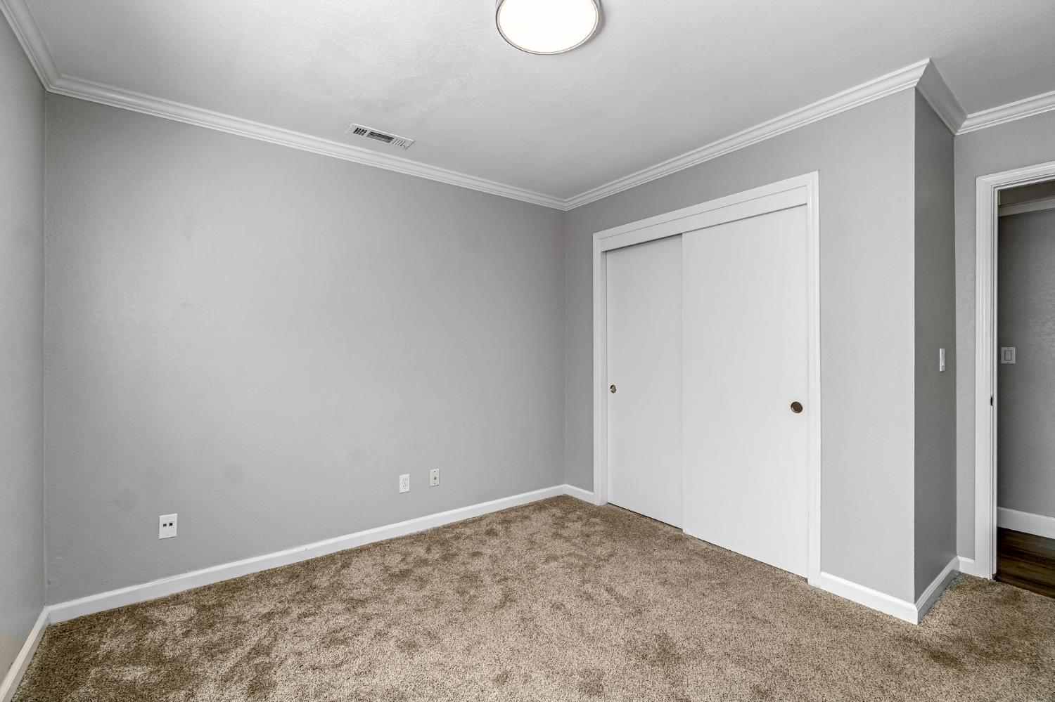 754 E Robin Ln, Fresno, CA 93730