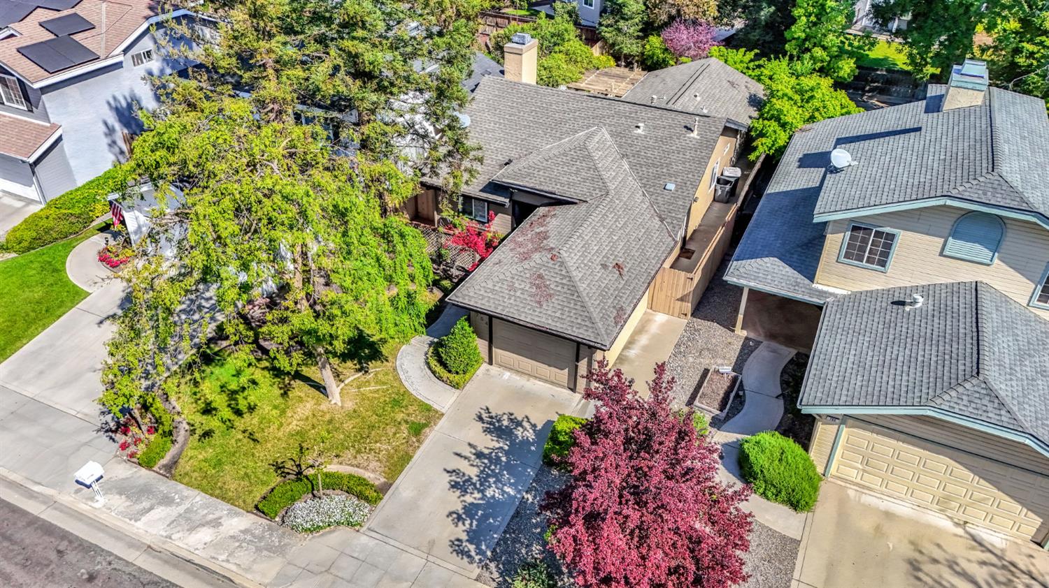 754 E Robin Ln, Fresno, CA 93730