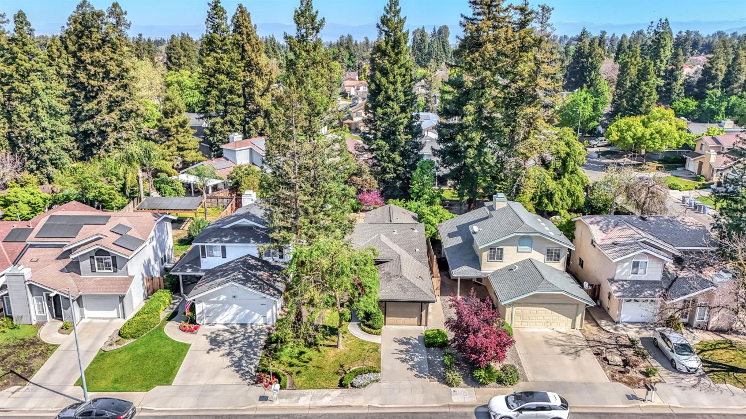 754 E Robin Ln, Fresno, CA 93730