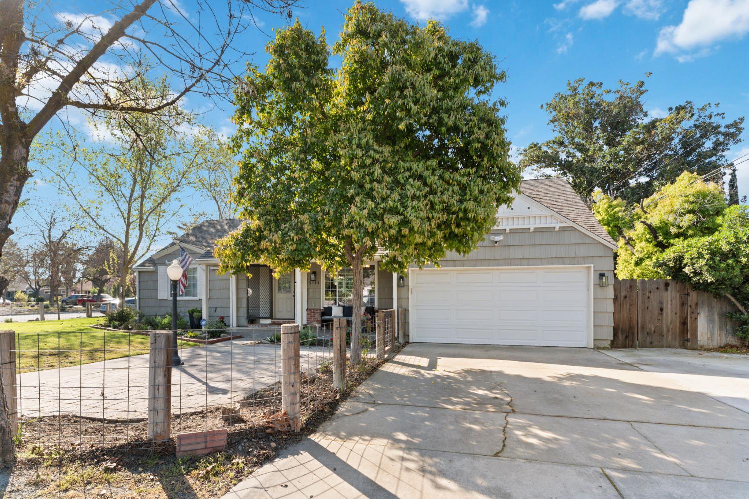 3144 E Sussex Way, Fresno, CA 93726