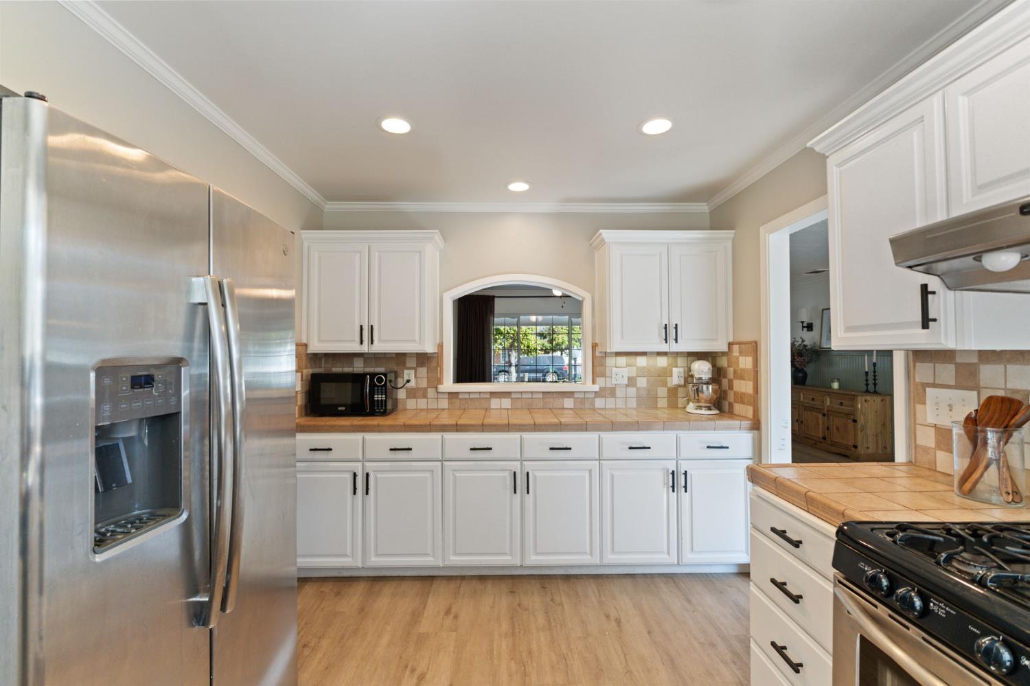 3144 E Sussex Way, Fresno, CA 93726