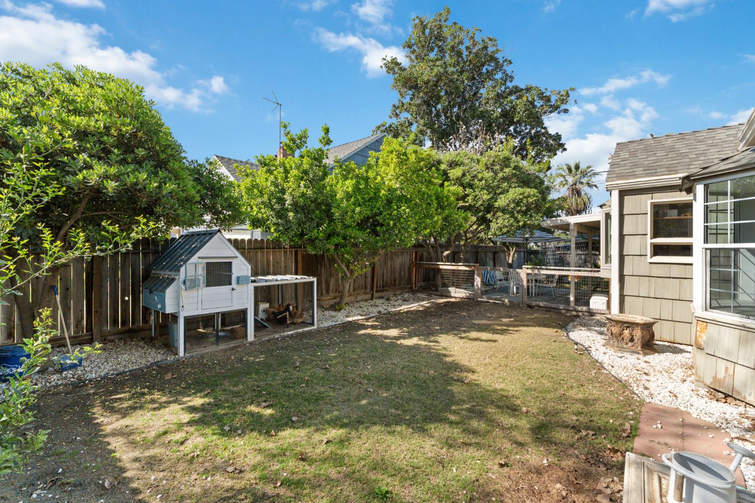 3144 E Sussex Way, Fresno, CA 93726