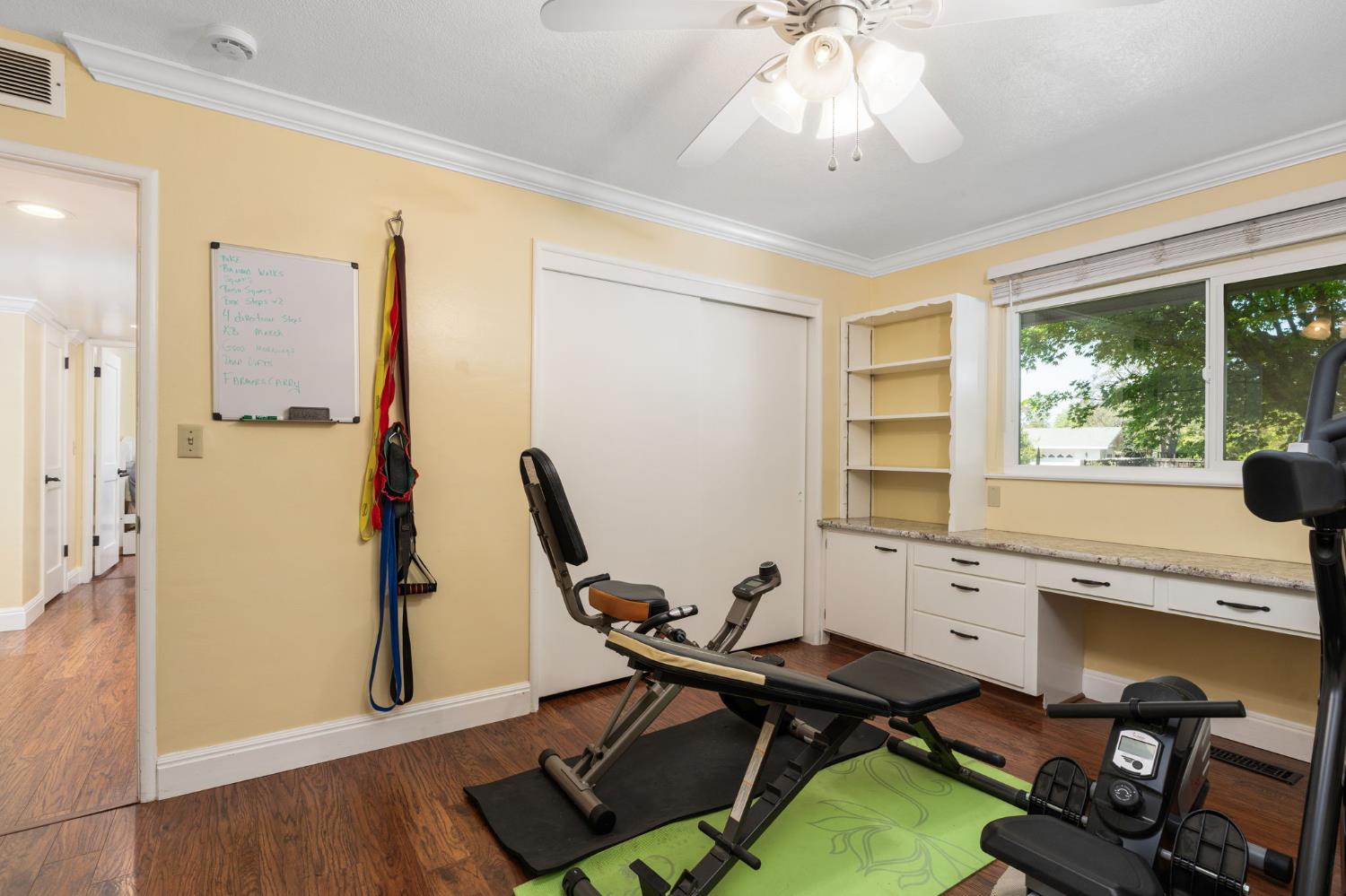 5890 E Dwight Way, Fresno, CA 93727