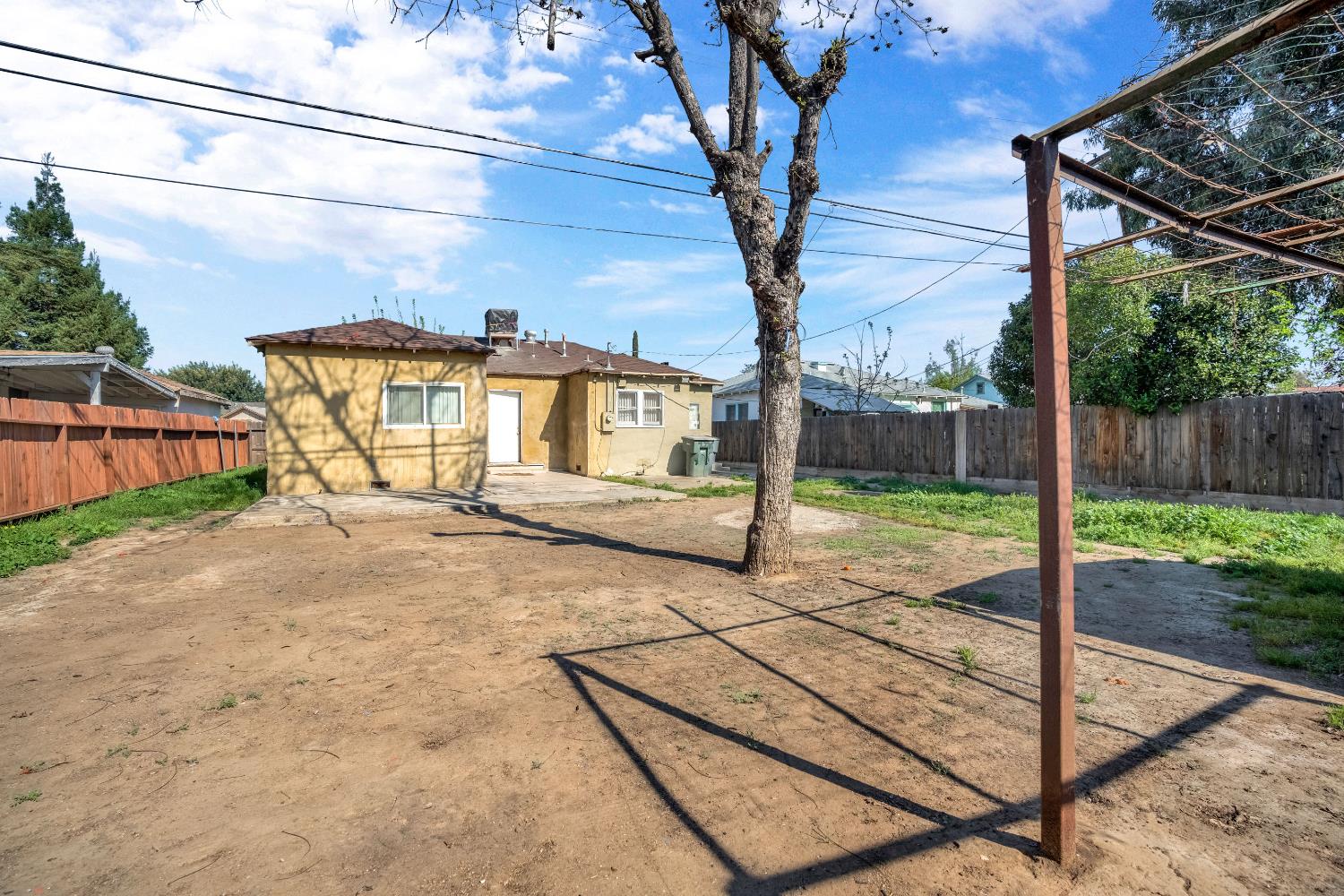 4332 E Ball Ave, Fresno, CA 93702