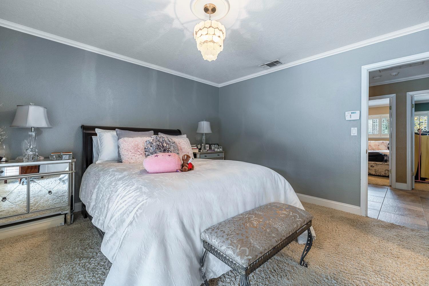 5627 N Kavanagh Ave, Fresno, CA 93711