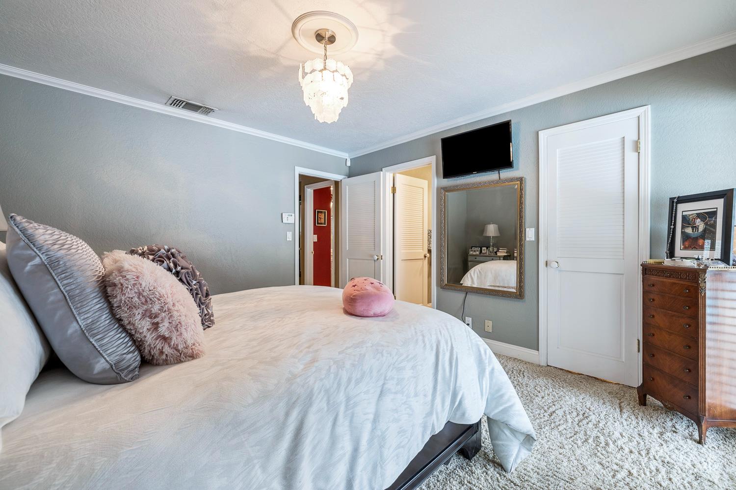 5627 N Kavanagh Ave, Fresno, CA 93711