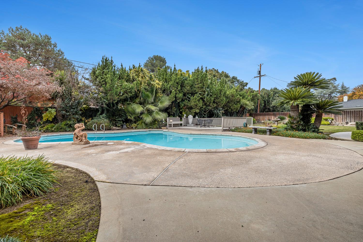 5627 N Kavanagh Ave, Fresno, CA 93711