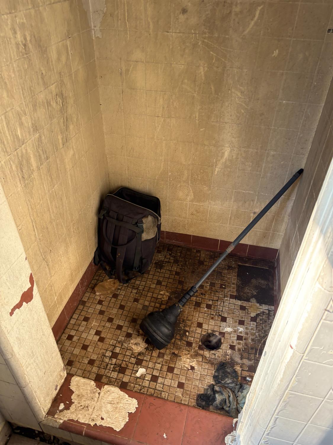 611 E Kearney Blvd, Fresno, CA 93706