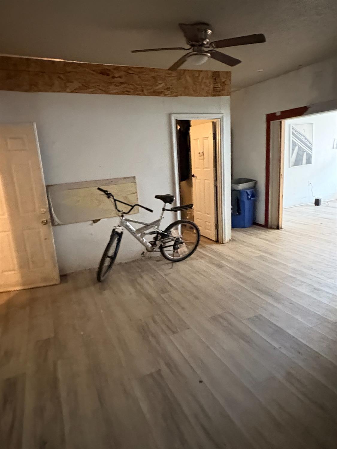 611 E Kearney Blvd, Fresno, CA 93706