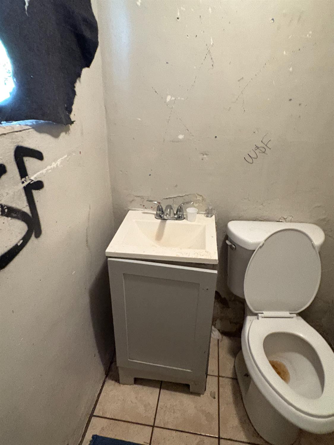 611 E Kearney Blvd, Fresno, CA 93706