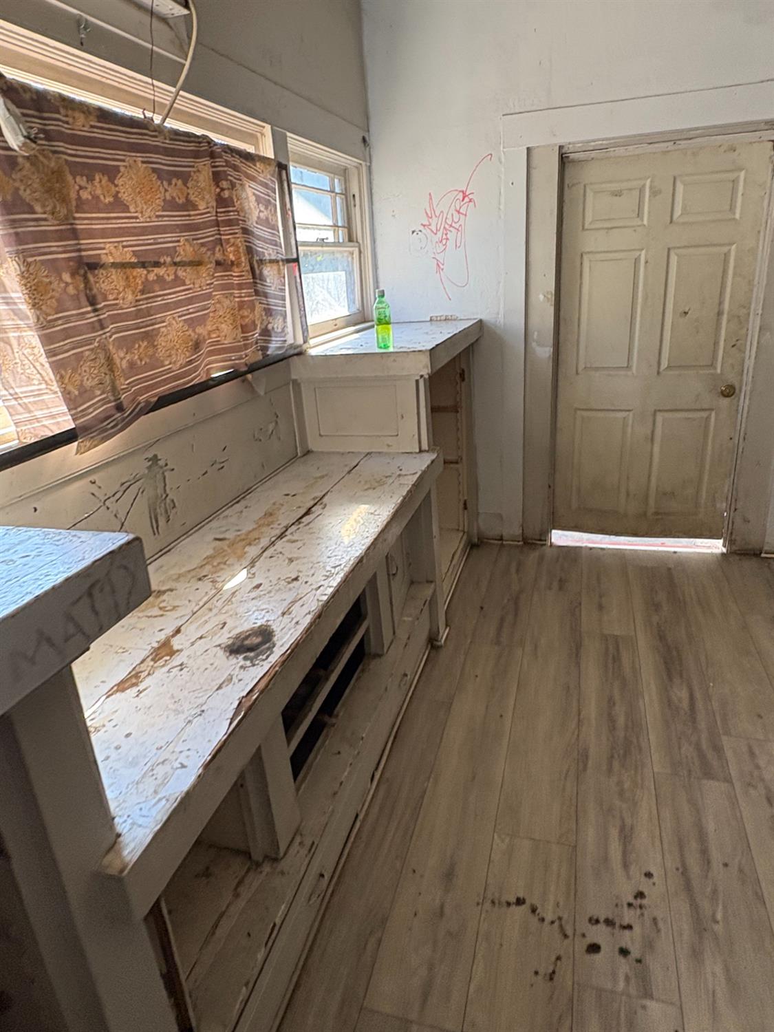 611 E Kearney Blvd, Fresno, CA 93706