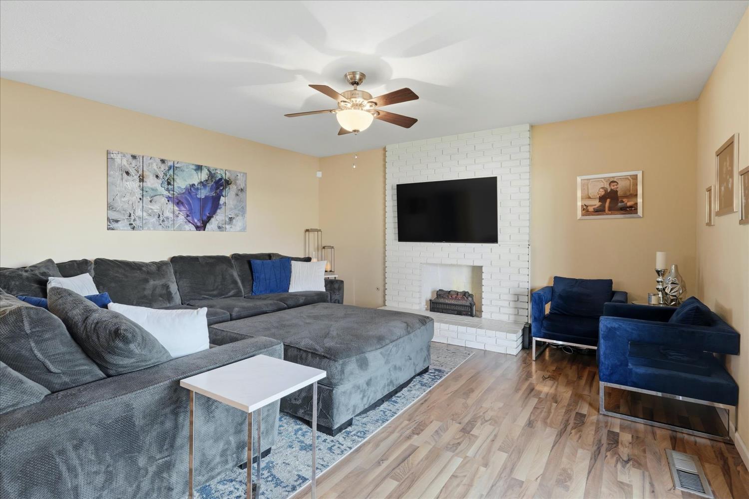 6721 N Harrison Ave, Fresno, CA 93711