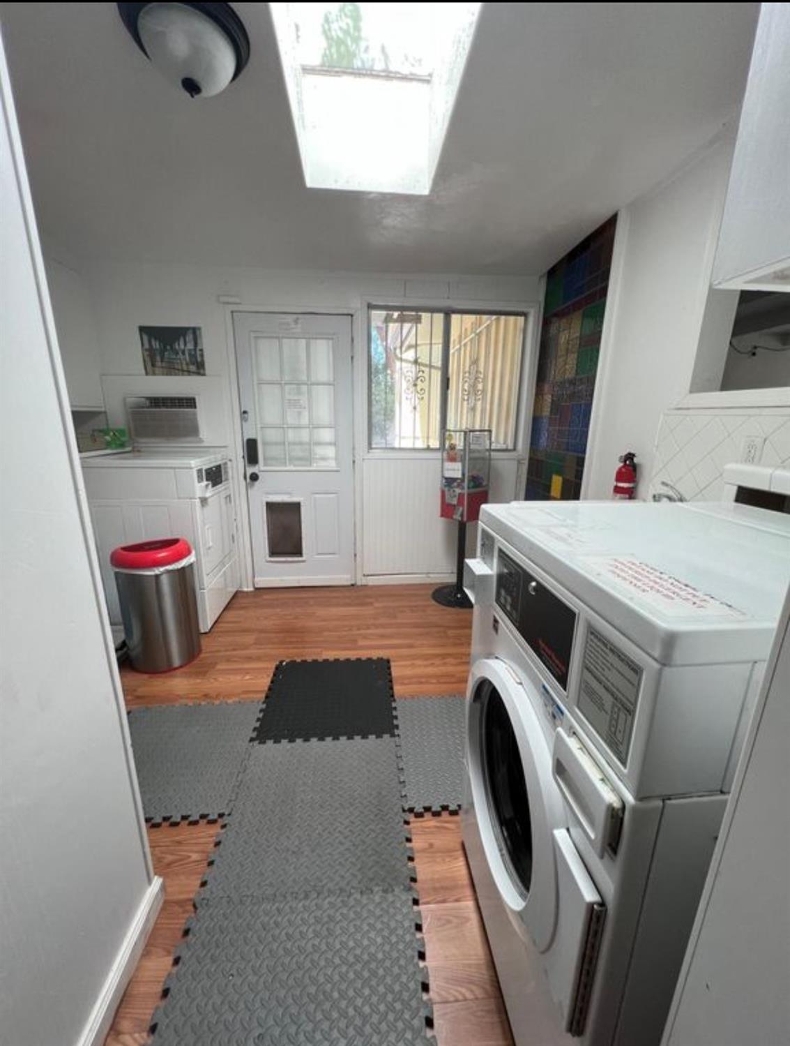 5543 N 7Th St, Fresno, CA 93710