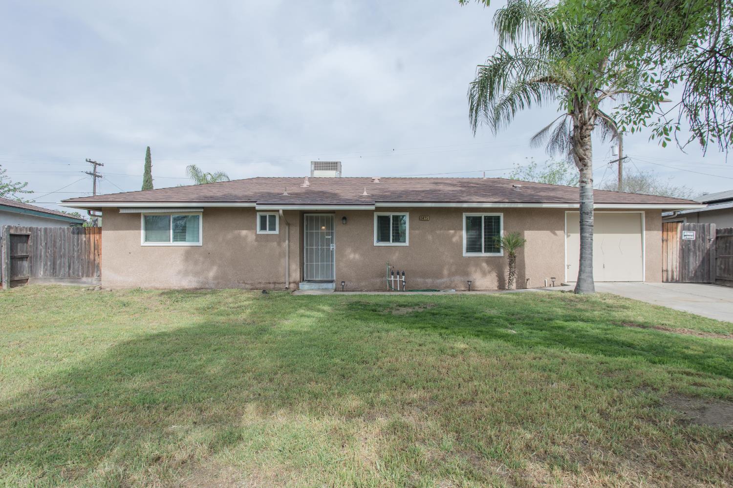 5625 E Tarpey Dr, Fresno, CA 93727