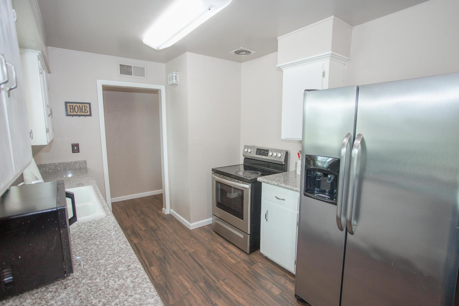 5625 E Tarpey Dr, Fresno, CA 93727