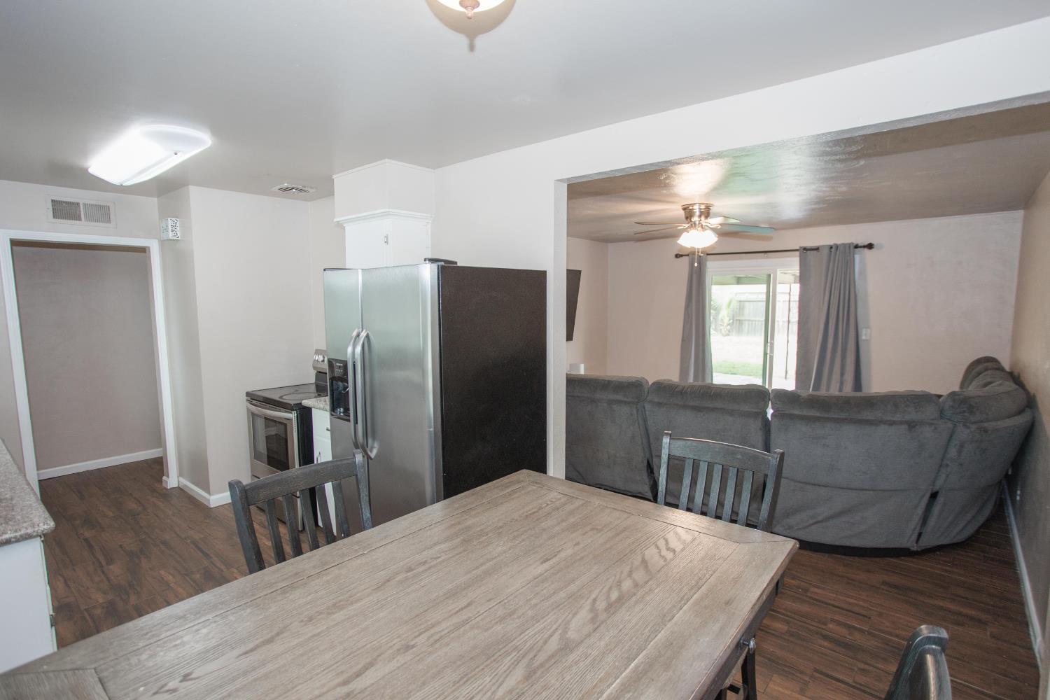 5625 E Tarpey Dr, Fresno, CA 93727