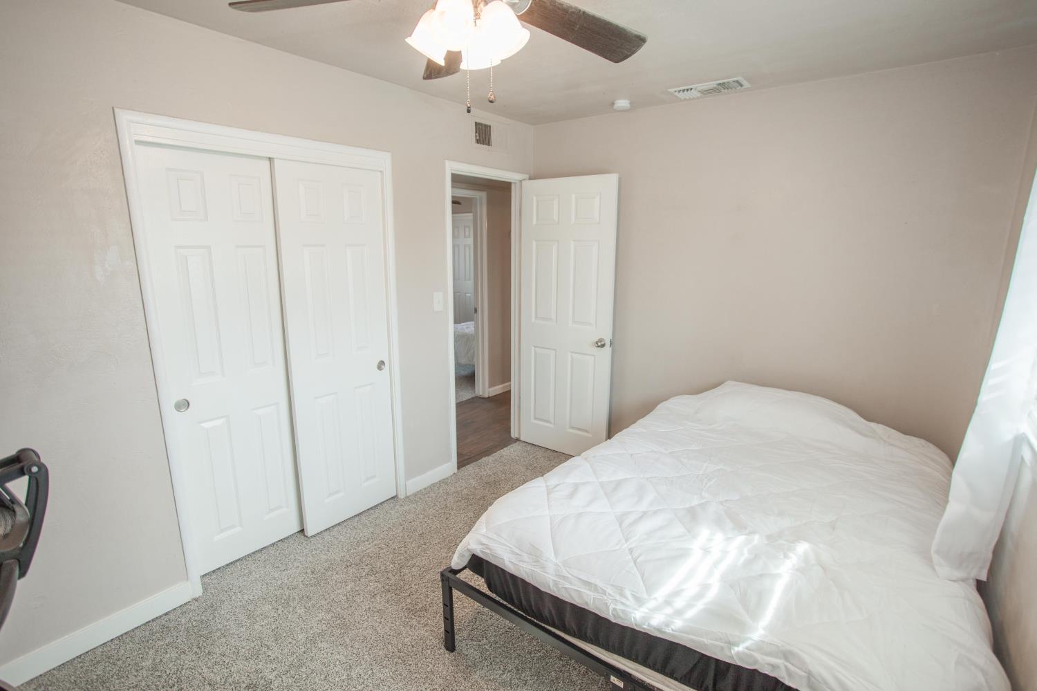 5625 E Tarpey Dr, Fresno, CA 93727