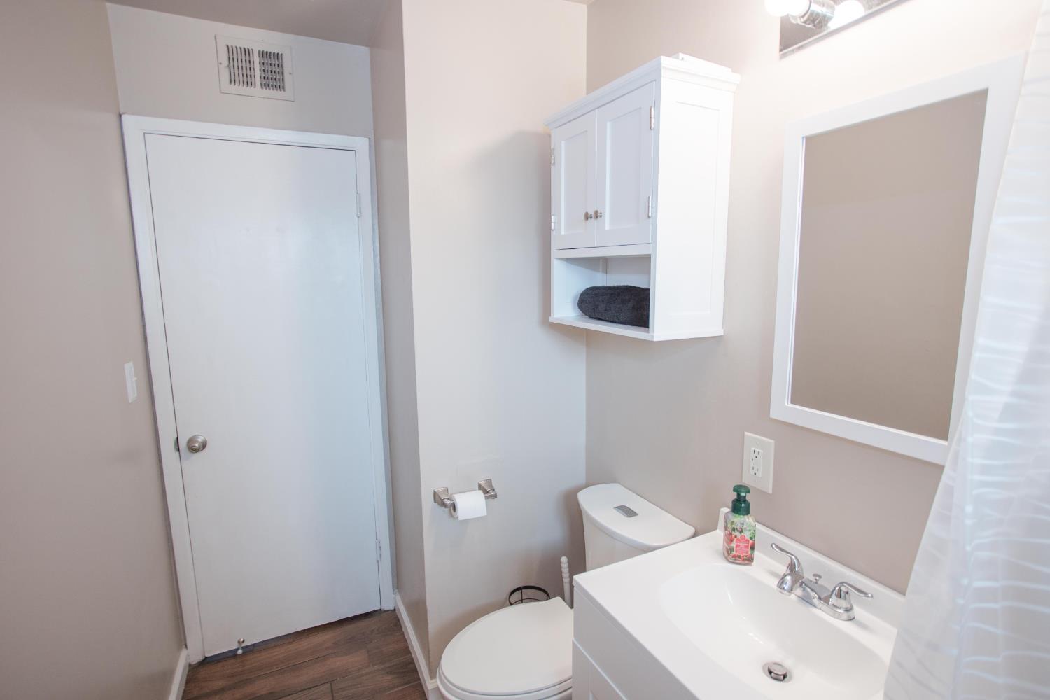 5625 E Tarpey Dr, Fresno, CA 93727