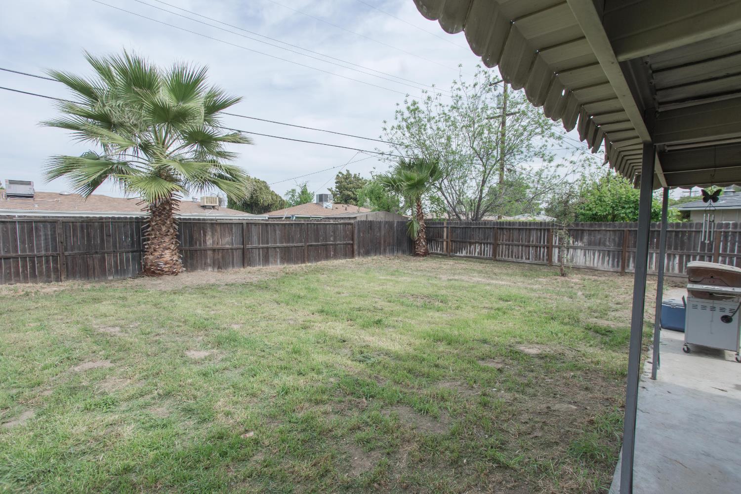 5625 E Tarpey Dr, Fresno, CA 93727