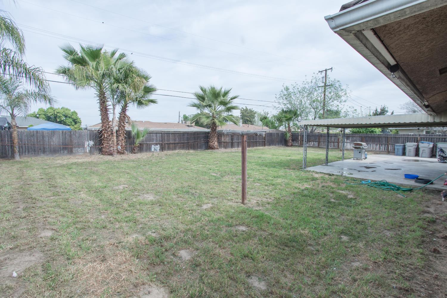 5625 E Tarpey Dr, Fresno, CA 93727