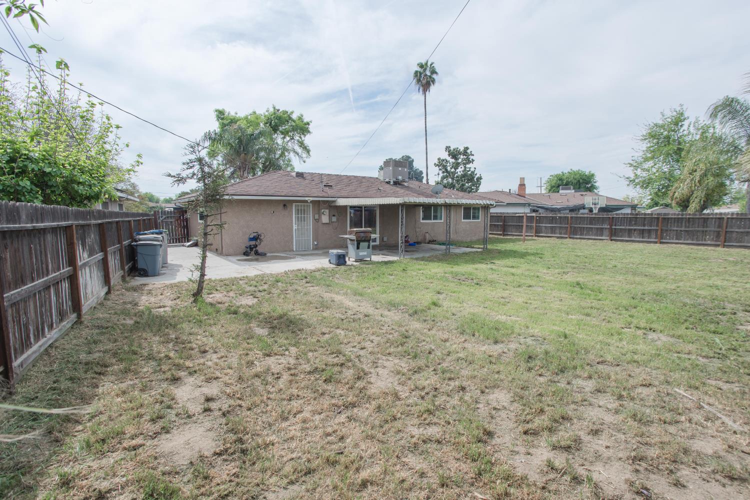 5625 E Tarpey Dr, Fresno, CA 93727