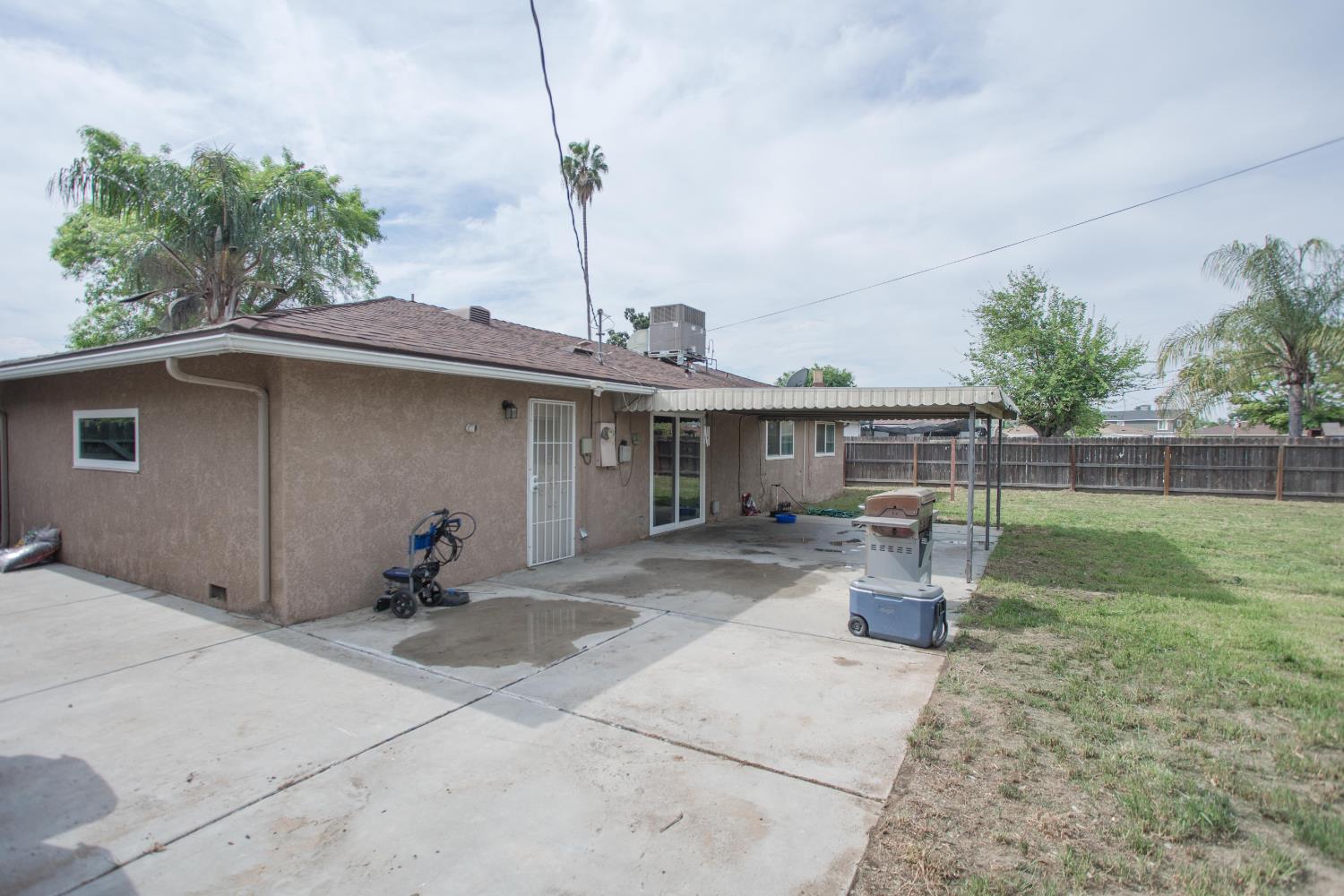 5625 E Tarpey Dr, Fresno, CA 93727