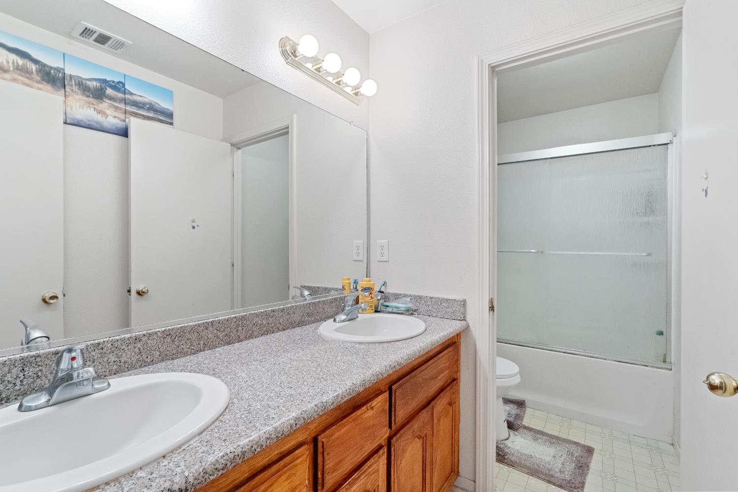 2065 S Wolters Ave, Fresno, CA 93702