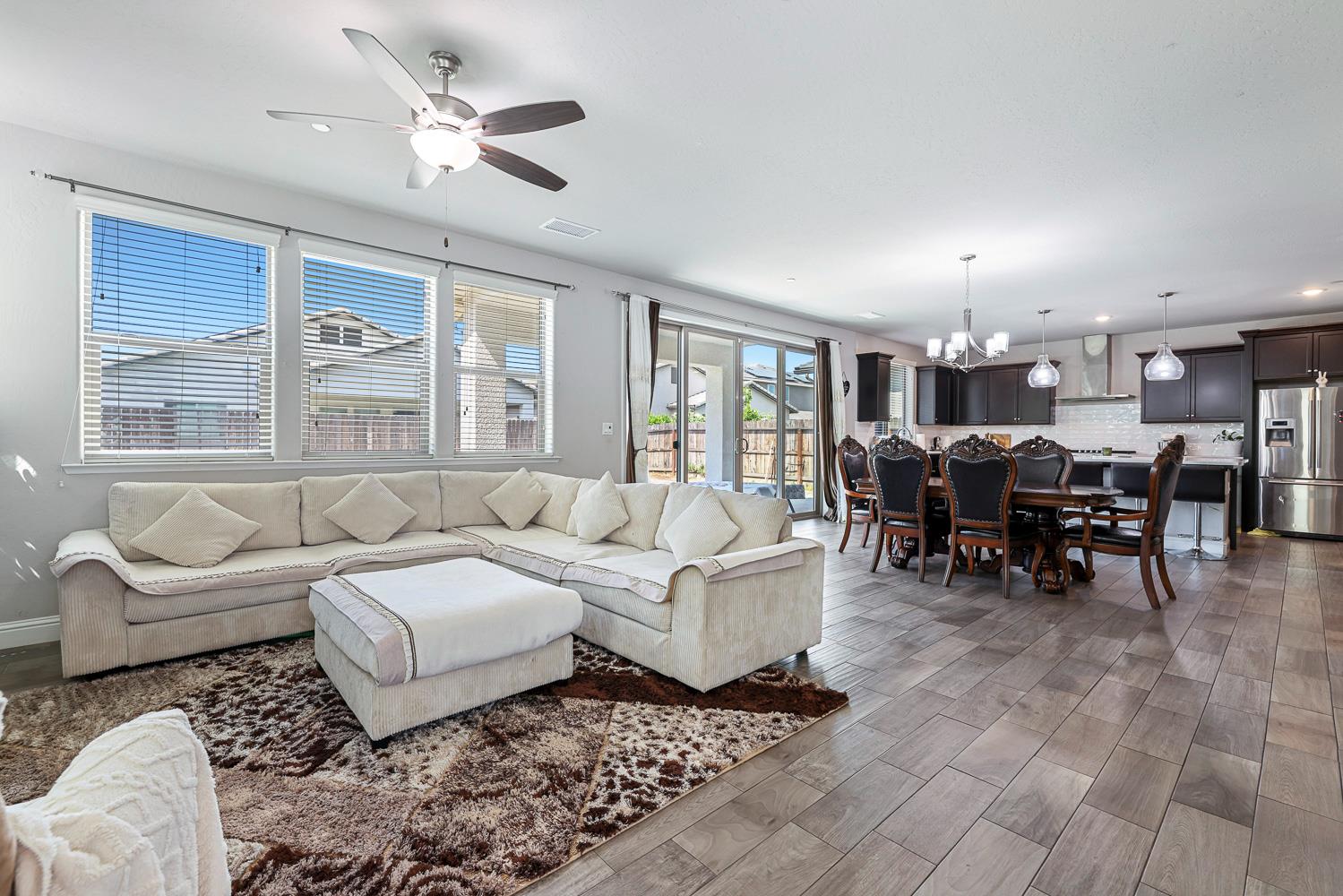 2833 N Armstrong Ave, Fresno, CA 93727