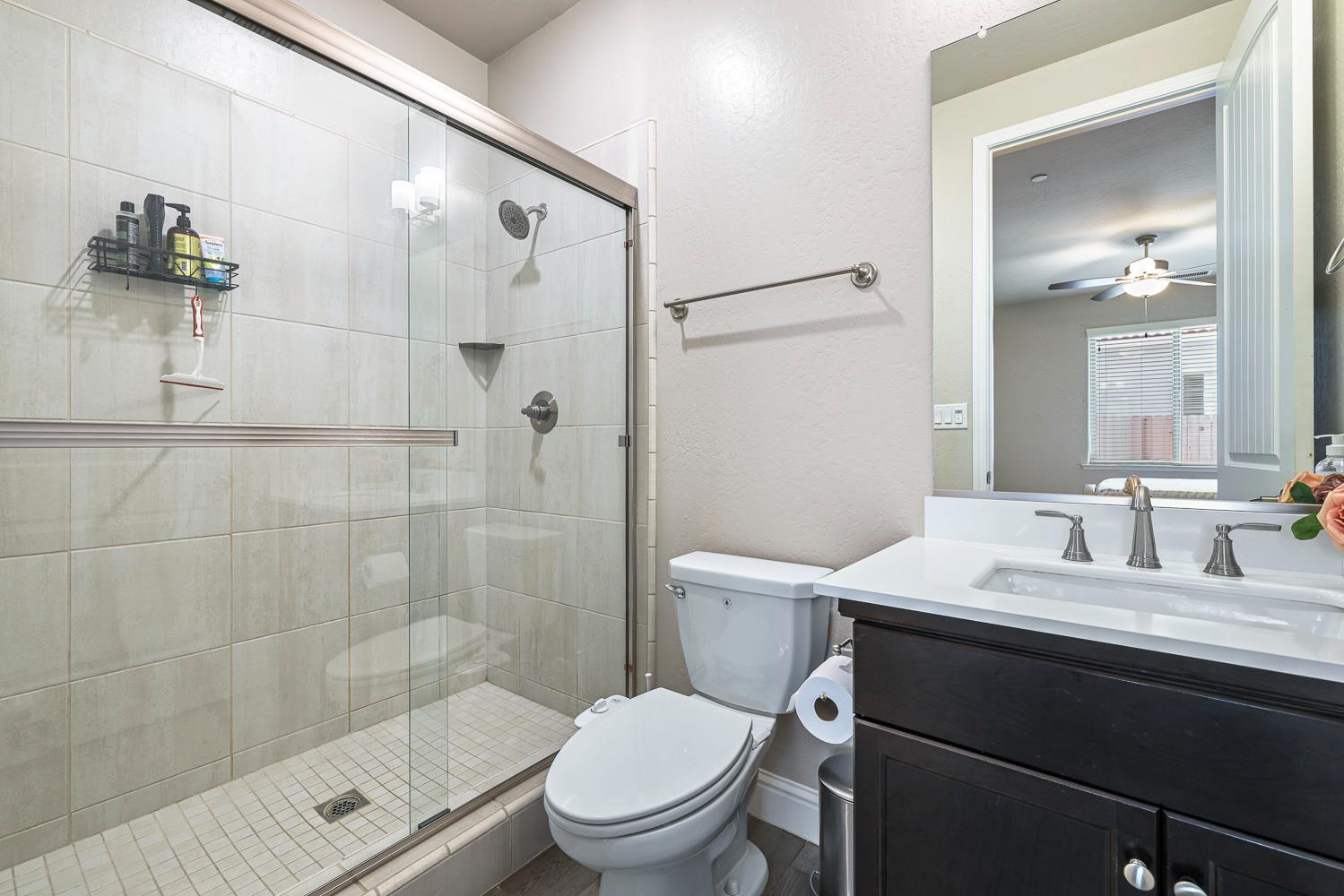 2833 N Armstrong Ave, Fresno, CA 93727