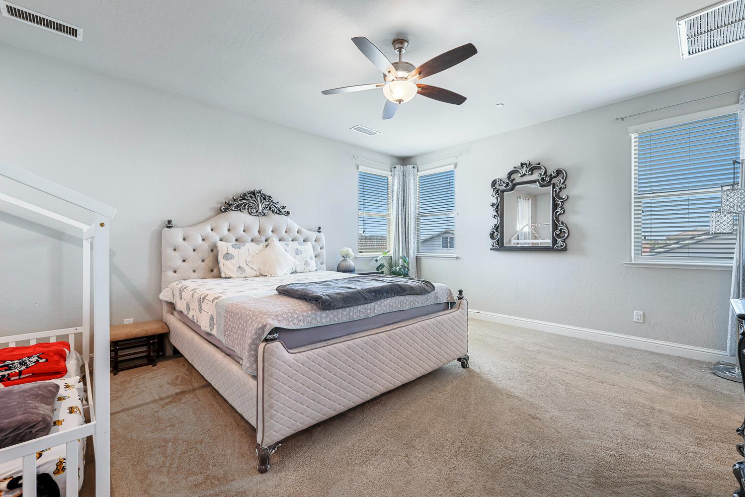 2833 N Armstrong Ave, Fresno, CA 93727