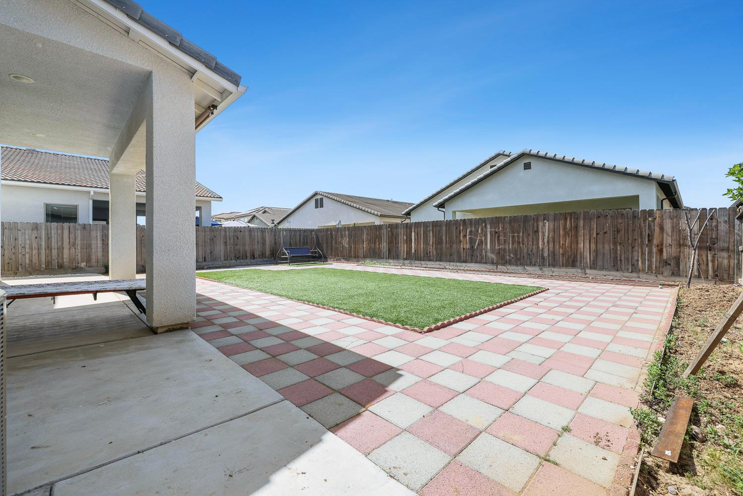 2833 N Armstrong Ave, Fresno, CA 93727
