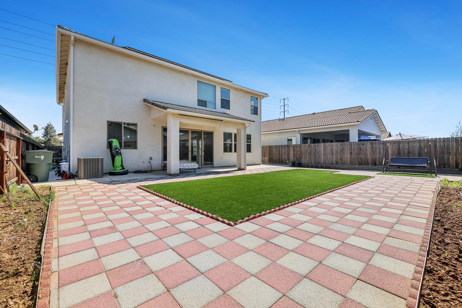 2833 N Armstrong Ave, Fresno, CA 93727