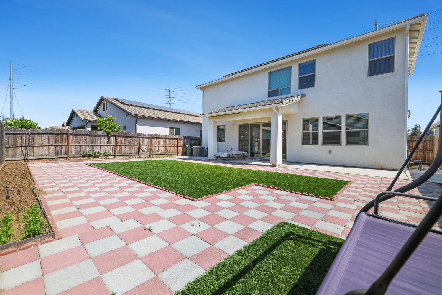 2833 N Armstrong Ave, Fresno, CA 93727