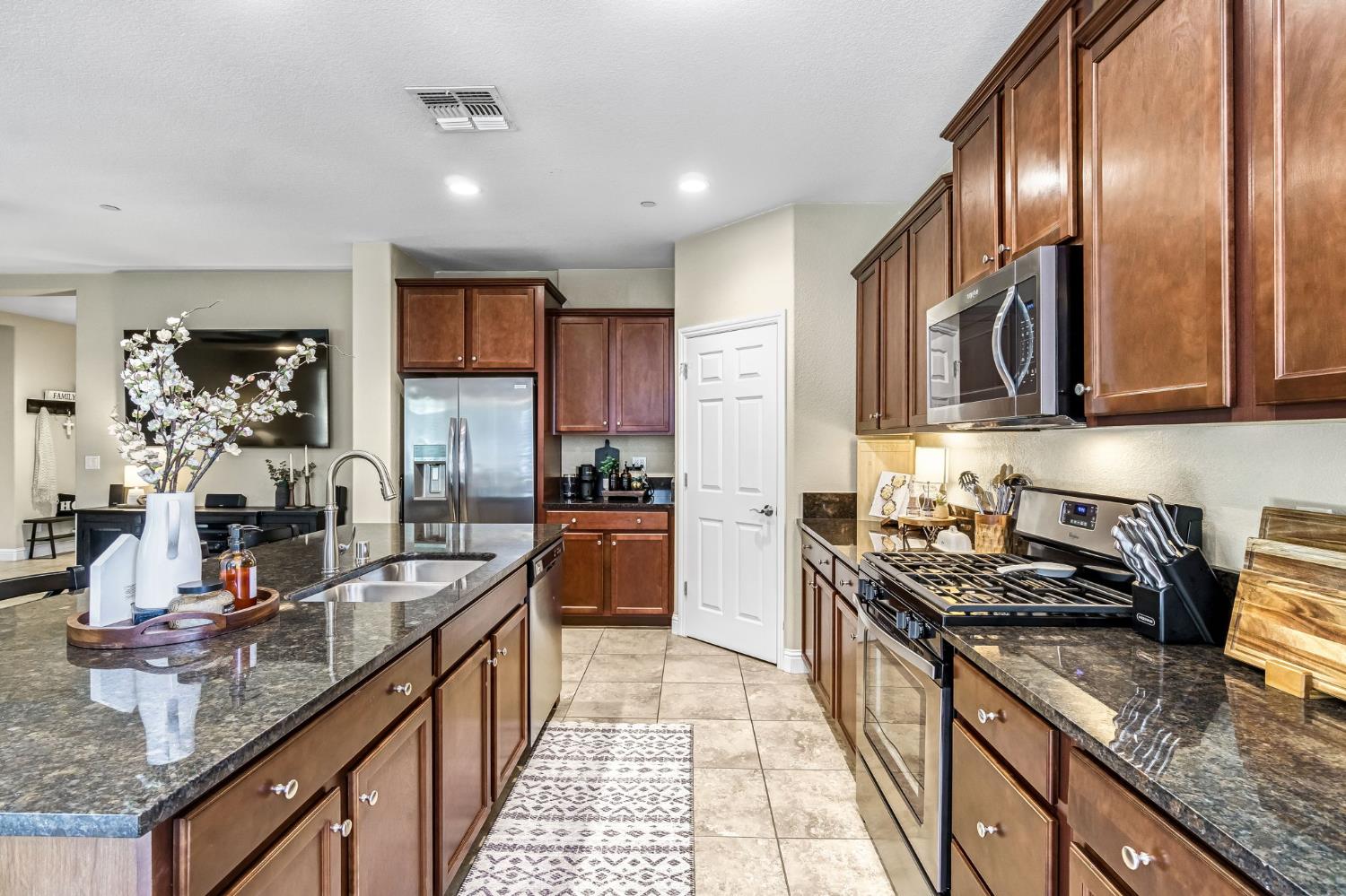 7265 E Yale Ave, Fresno, CA 93737