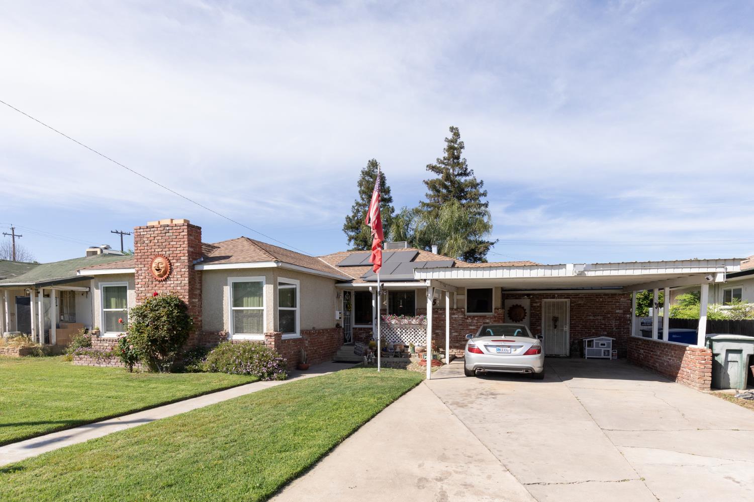 35 E Garland Ave, Fresno, CA 93704
