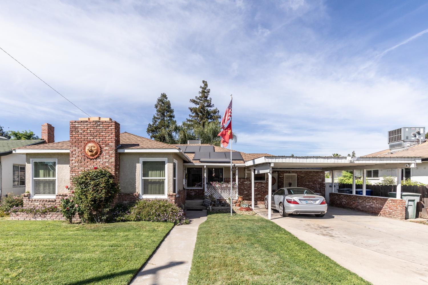 35 E Garland Ave, Fresno, CA 93704