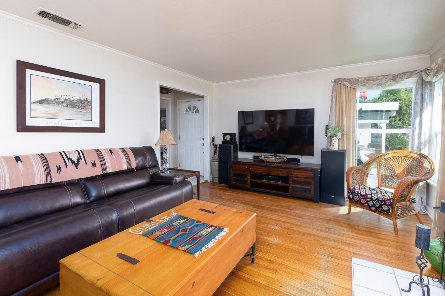 35 E Garland Ave, Fresno, CA 93704