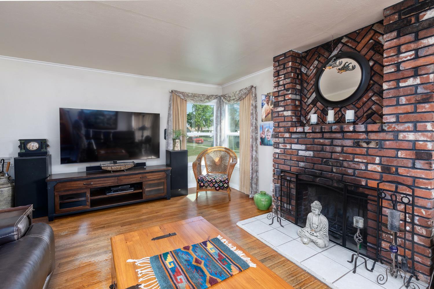 35 E Garland Ave, Fresno, CA 93704