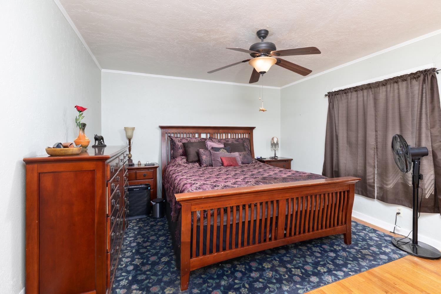 35 E Garland Ave, Fresno, CA 93704