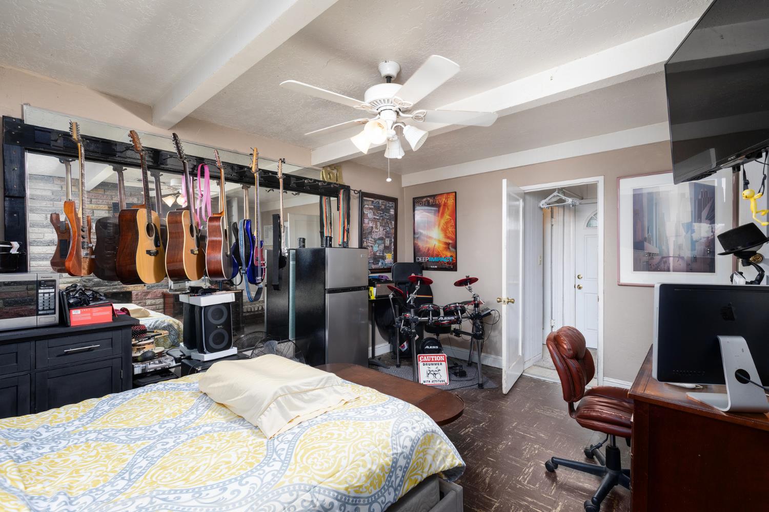 35 E Garland Ave, Fresno, CA 93704