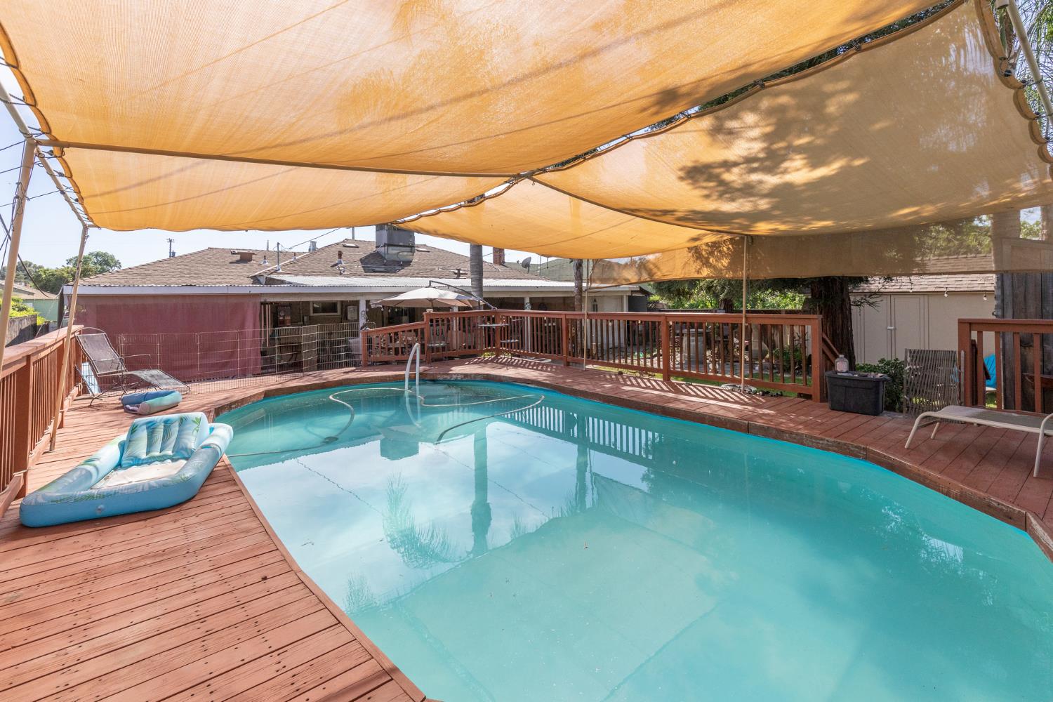 35 E Garland Ave, Fresno, CA 93704