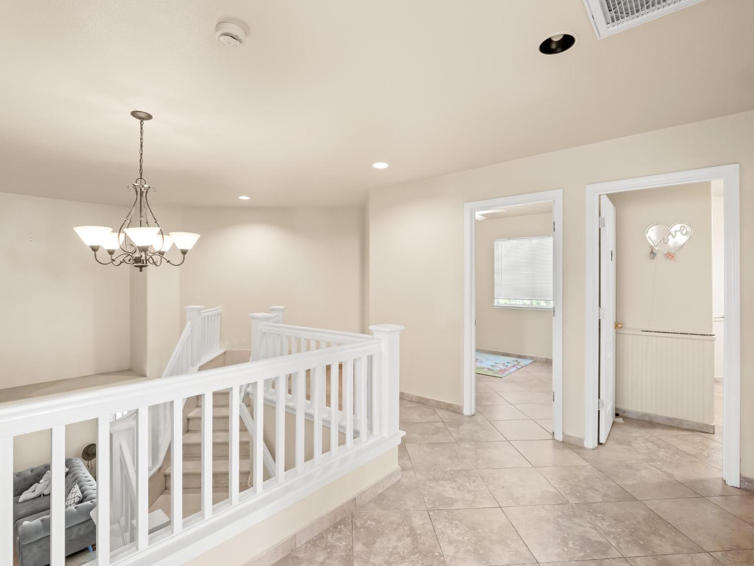 7236 N Bonadelle Ave, Fresno, CA 93720