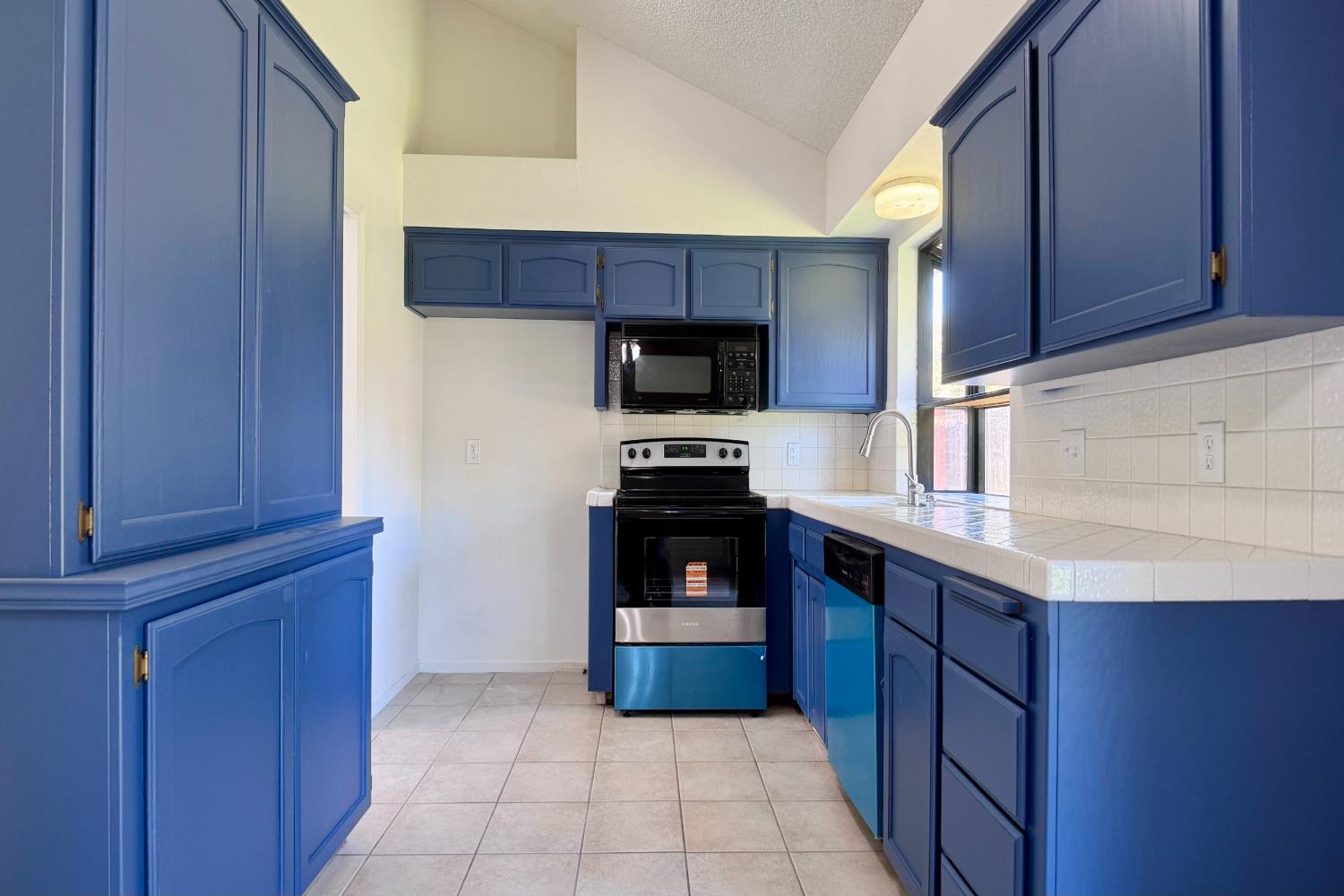 1910 E Eclipse Ave, Fresno, CA 93720