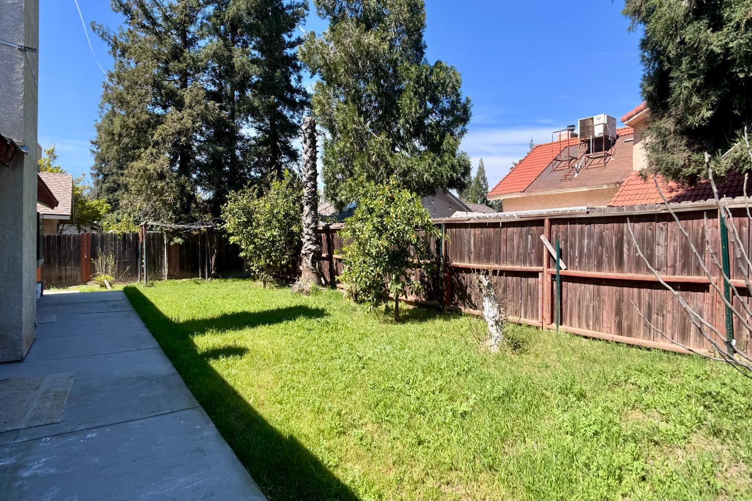 1910 E Eclipse Ave, Fresno, CA 93720