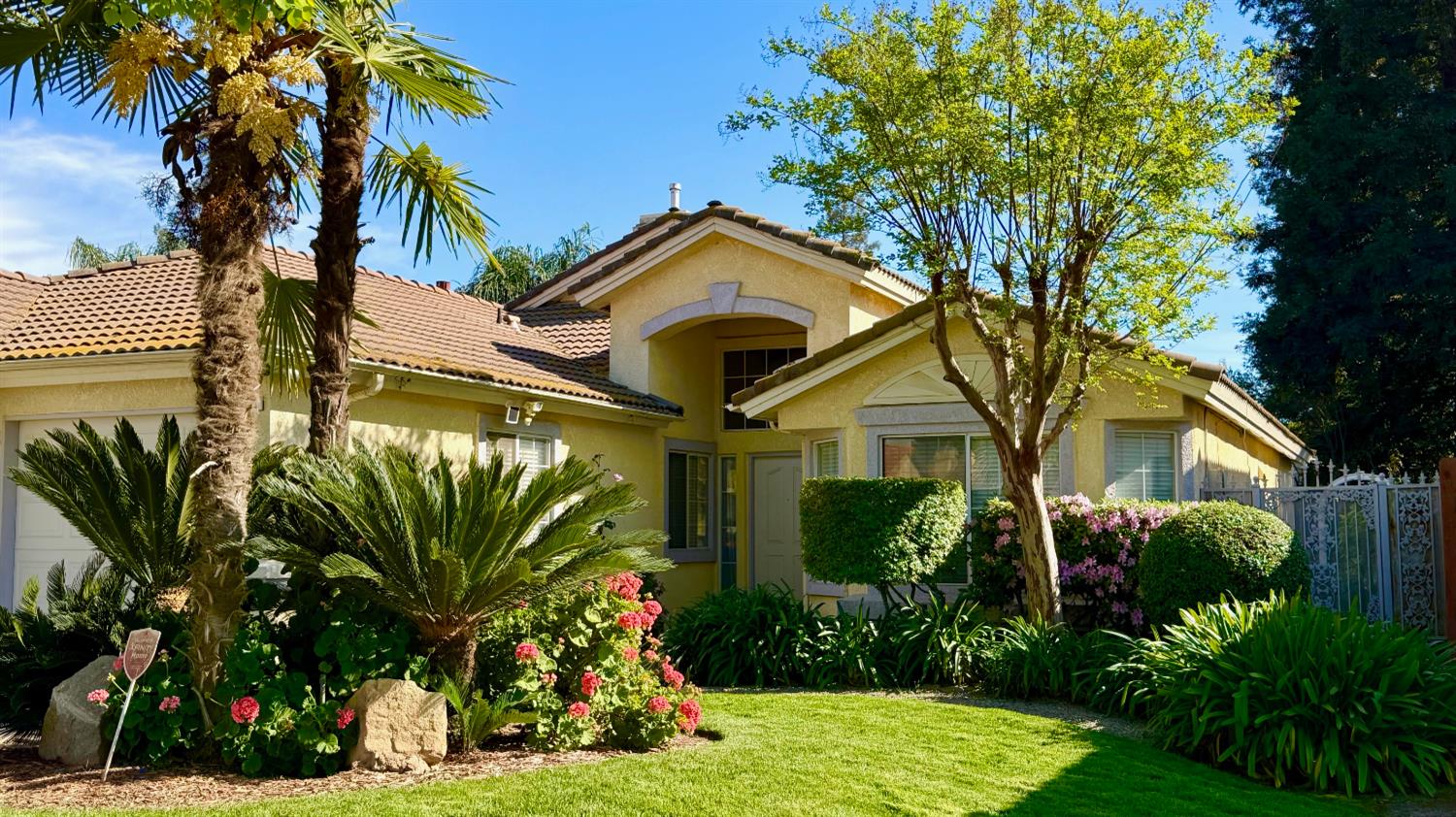 6173 W Pinedale Ave, Fresno, CA 93722