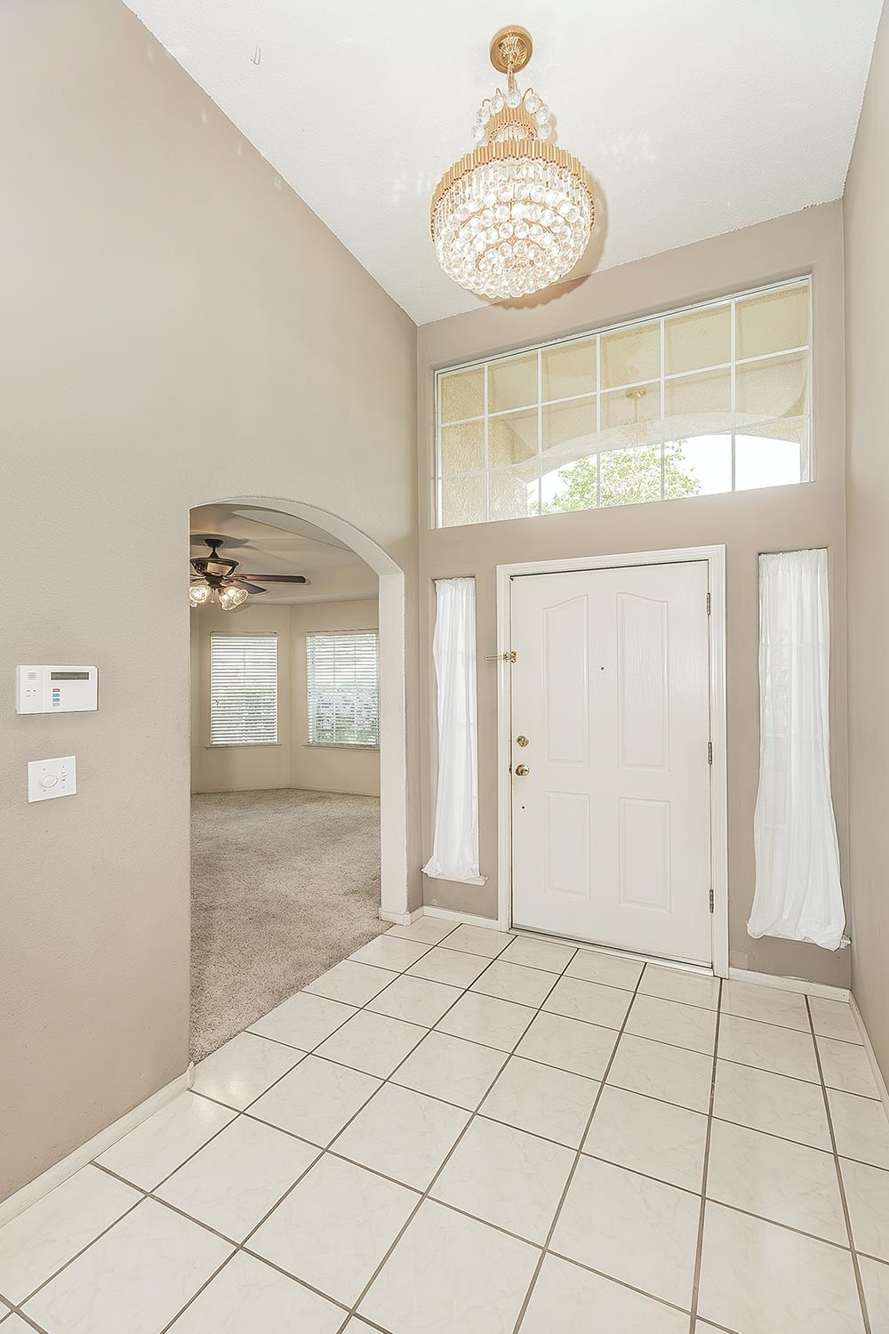 6173 W Pinedale Ave, Fresno, CA 93722