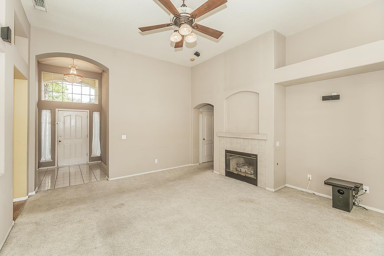 6173 W Pinedale Ave, Fresno, CA 93722