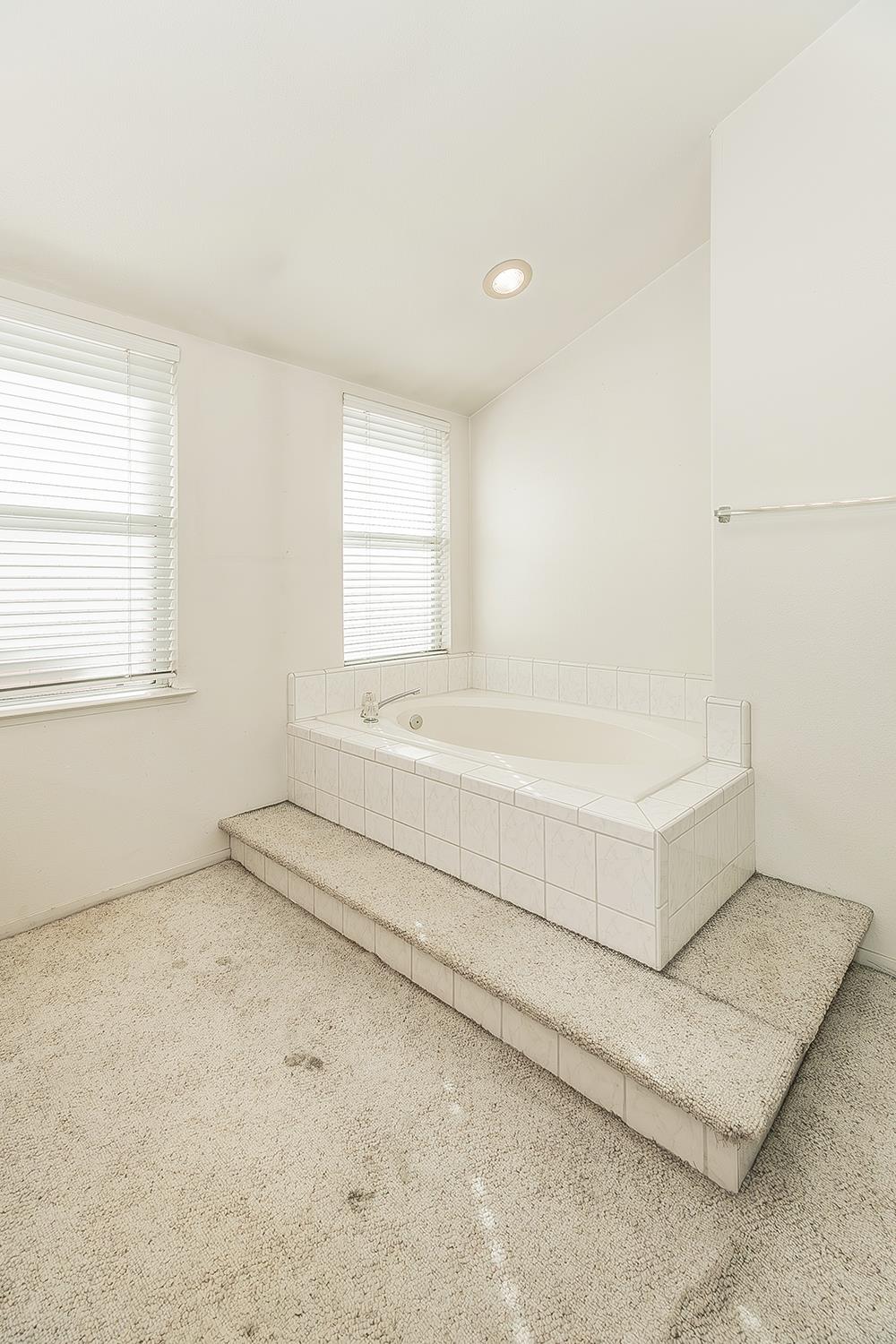 6173 W Pinedale Ave, Fresno, CA 93722