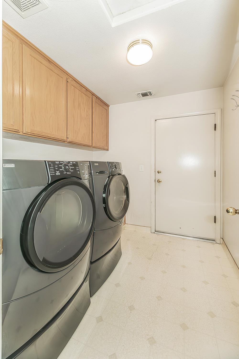 6173 W Pinedale Ave, Fresno, CA 93722